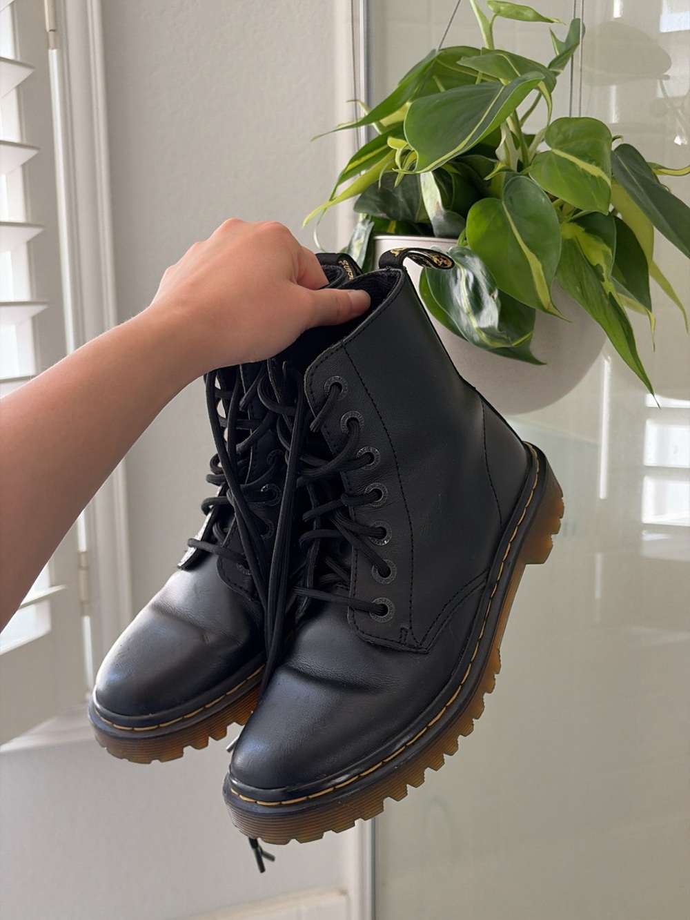 Dr. Martens 1460 Women’s Smooth Leather Lace Up Boots